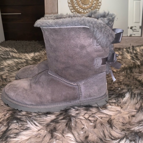 Gray bow uggs - Picture 3 of 3
